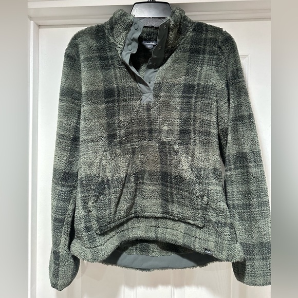 Eddie Bauer Other - Fuzzy Soft Button Up Green Pullover Crewneck